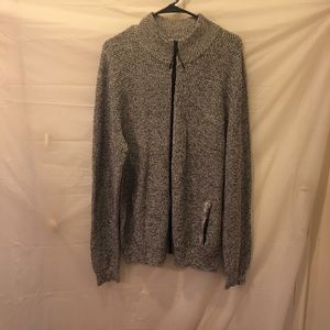 Kenneth Cole Men’s Sweater with pockets.